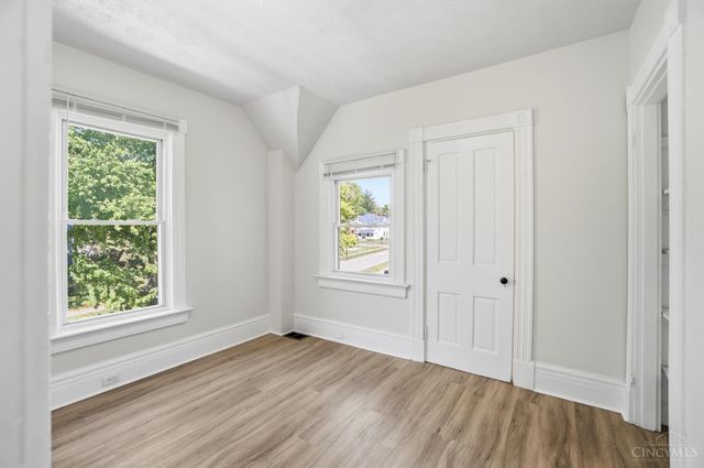 8378 Woodbine Avenue, Cincinnati, OH 45216