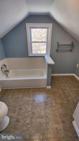 3 MALAN AVE, Berlin, NJ 08009