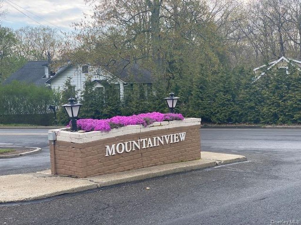 493 Sierra Vista Lane, Valley Cottage, NY 10989 — exterior