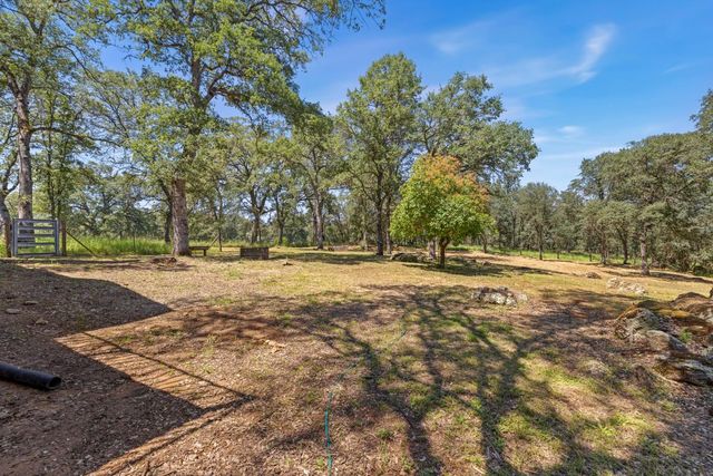 4000 Maisy Ln, El Dorado, CA 95623