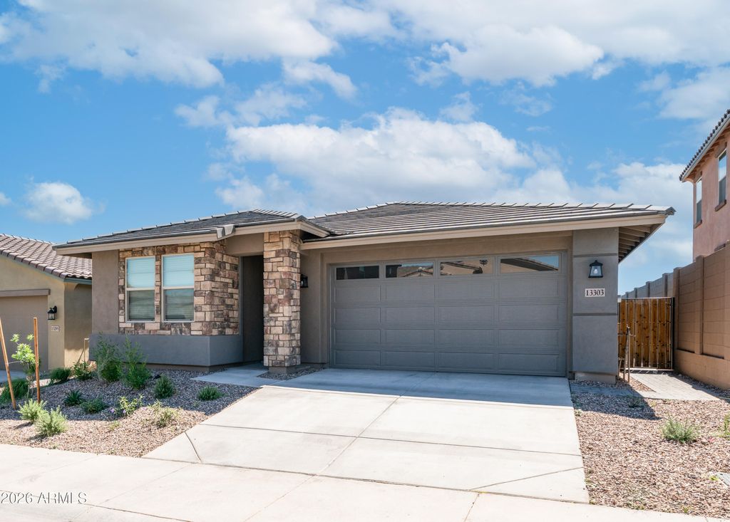 13303 W EAGLE FEATHER Road, Peoria, AZ 85383