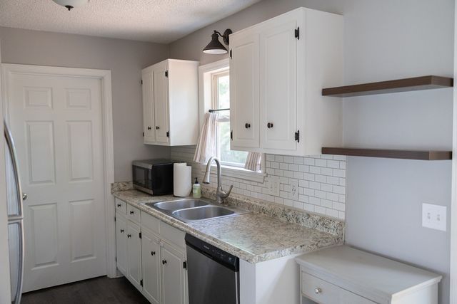 1216 Jacksons Hill Rd, Hermitage, TN 37076