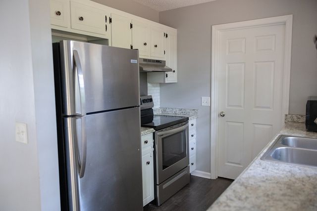 1216 Jacksons Hill Rd, Hermitage, TN 37076