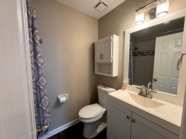 1216 Jacksons Hill Rd, Hermitage, TN 37076