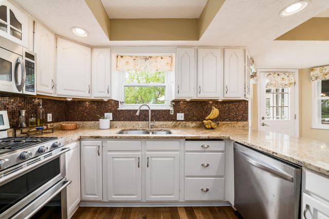 7971 Stonehurst Drive, Dublin, OH 43016