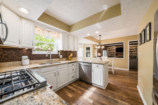 7971 Stonehurst Drive, Dublin, OH 43016