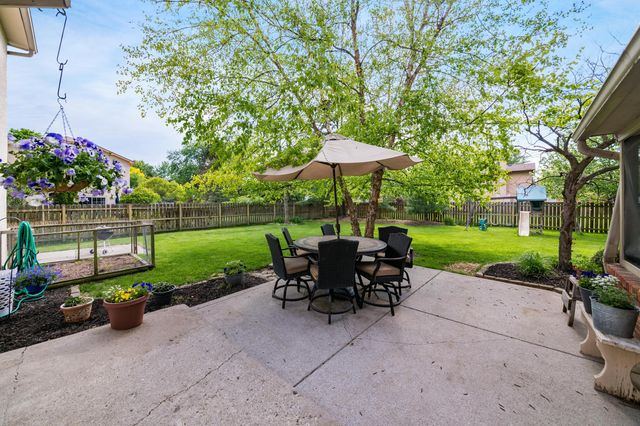 7971 Stonehurst Drive, Dublin, OH 43016