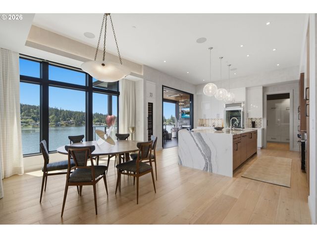 3072 LAKEVIEW Blvd, Lake Oswego, OR 97035