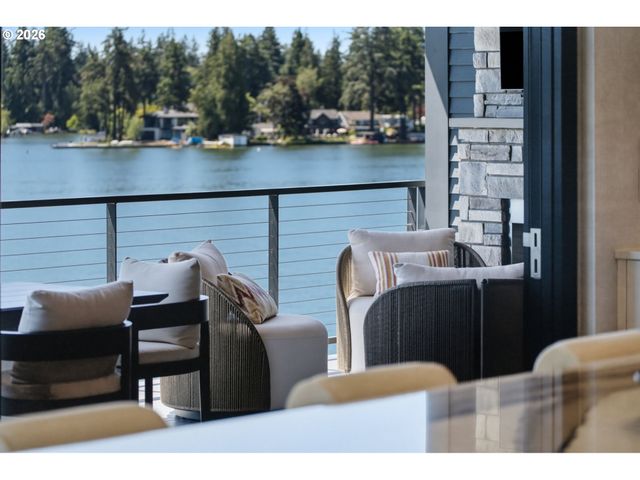 3072 LAKEVIEW Blvd, Lake Oswego, OR 97035