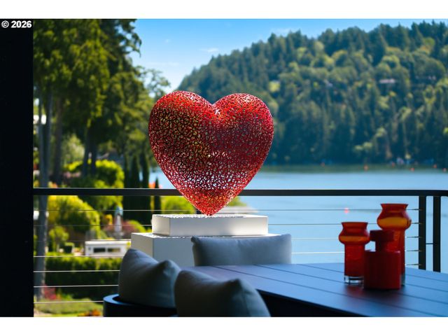 3072 LAKEVIEW Blvd, Lake Oswego, OR 97035