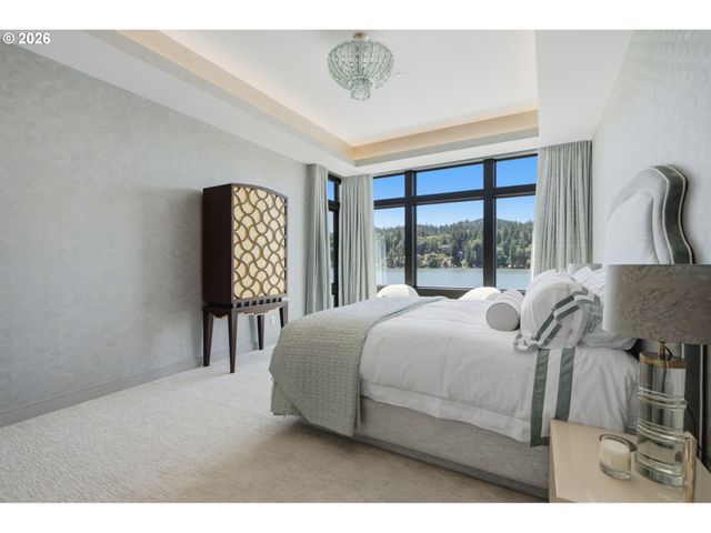 3072 LAKEVIEW Blvd, Lake Oswego, OR 97035