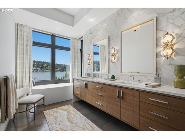3072 LAKEVIEW Blvd, Lake Oswego, OR 97035