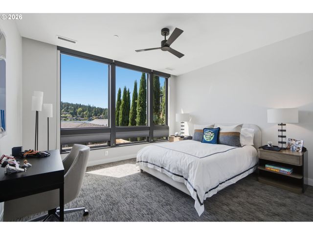 3072 LAKEVIEW Blvd, Lake Oswego, OR 97035