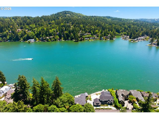 3072 LAKEVIEW Blvd, Lake Oswego, OR 97035