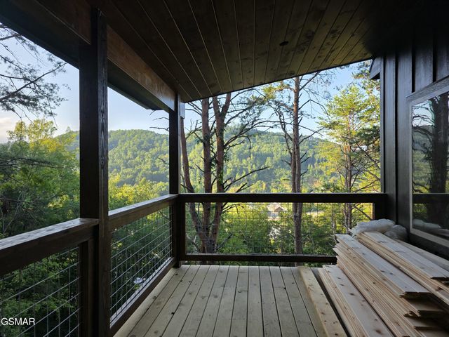 3004 Crestview Court, Sevierville, TN 37862