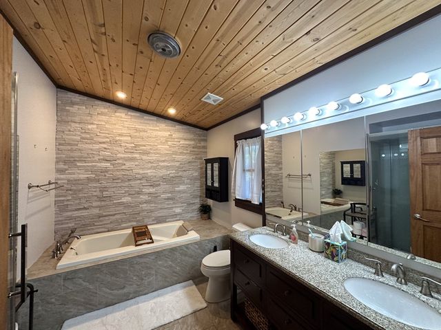916 Riverside Lane, Blue Ridge, GA 30513