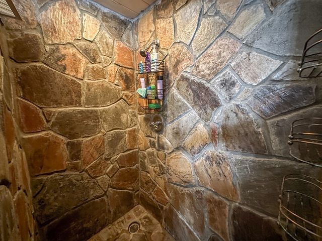 916 Riverside Lane, Blue Ridge, GA 30513