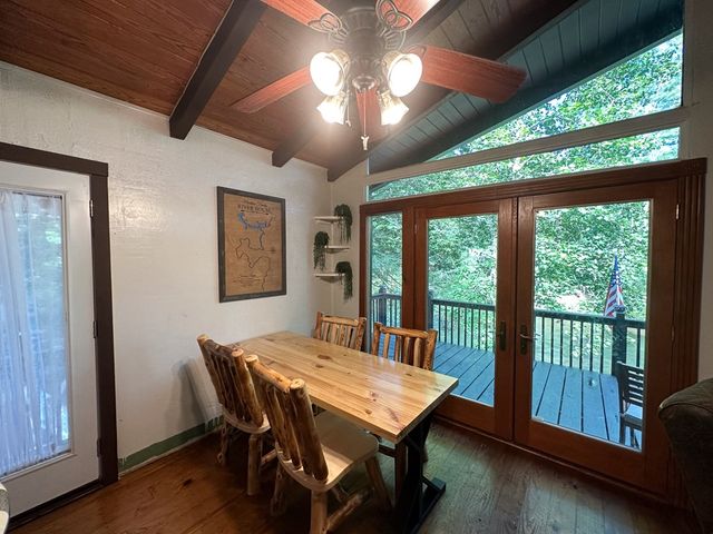 916 Riverside Lane, Blue Ridge, GA 30513