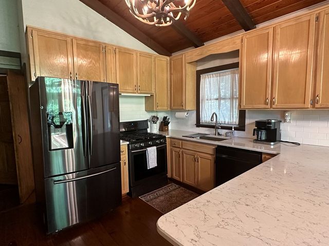 916 Riverside Lane, Blue Ridge, GA 30513