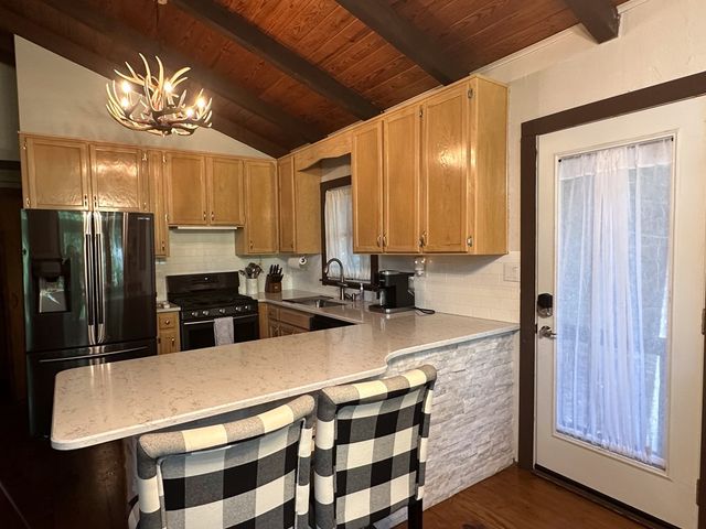 916 Riverside Lane, Blue Ridge, GA 30513