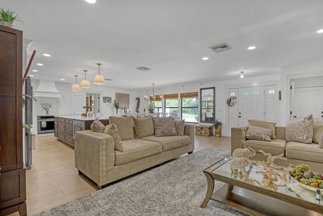 4972 S Kay Street, Palm Beach Gardens, FL 33418