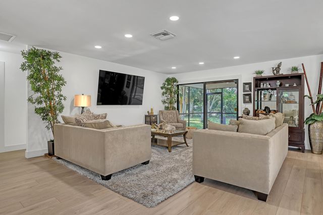 4972 S Kay Street, Palm Beach Gardens, FL 33418