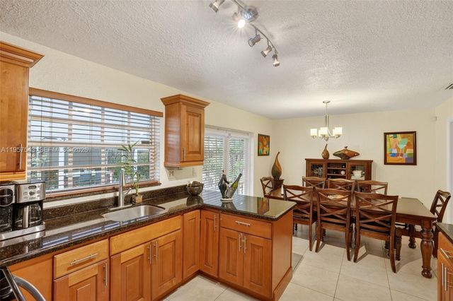 3427 NW 196th Ln, Miami Gardens, FL 33056