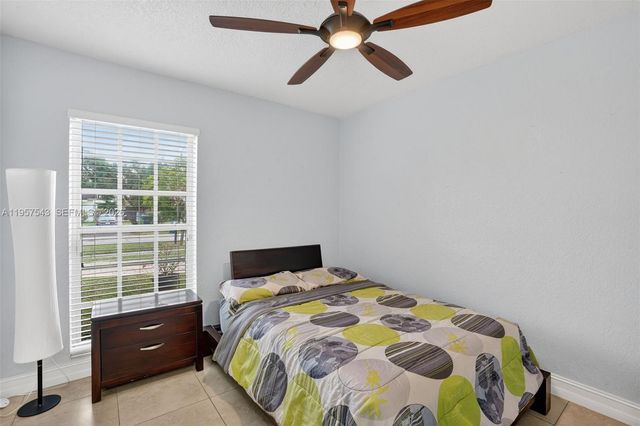 3427 NW 196th Ln, Miami Gardens, FL 33056