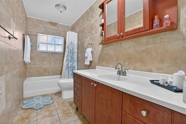 3427 NW 196th Ln, Miami Gardens, FL 33056