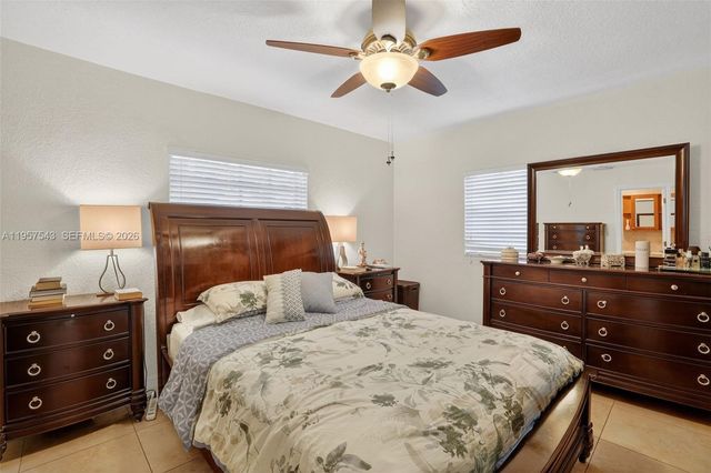 3427 NW 196th Ln, Miami Gardens, FL 33056