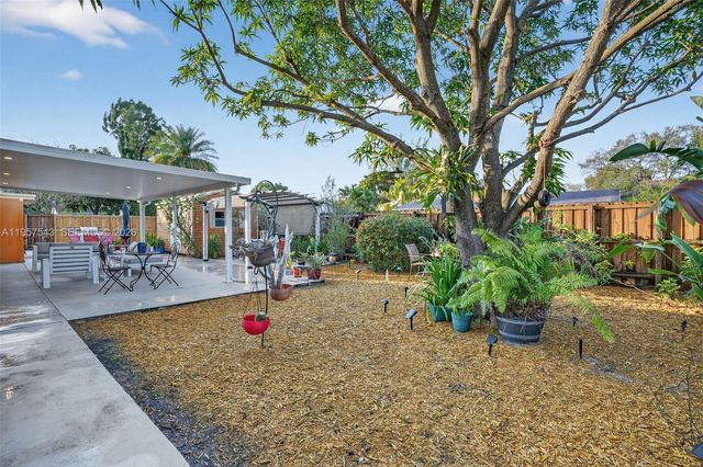 3427 NW 196th Ln, Miami Gardens, FL 33056