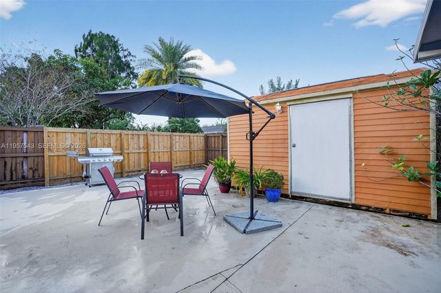 3427 NW 196th Ln, Miami Gardens, FL 33056