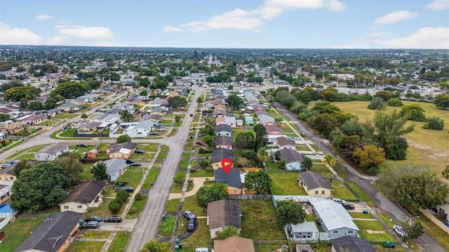 3427 NW 196th Ln, Miami Gardens, FL 33056