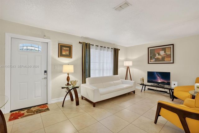 3427 NW 196th Ln, Miami Gardens, FL 33056