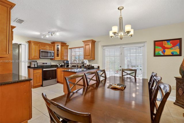 3427 NW 196th Ln, Miami Gardens, FL 33056