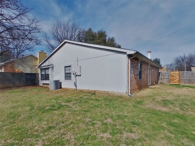 7808 Portman Avenue, Fort Worth, TX 76112