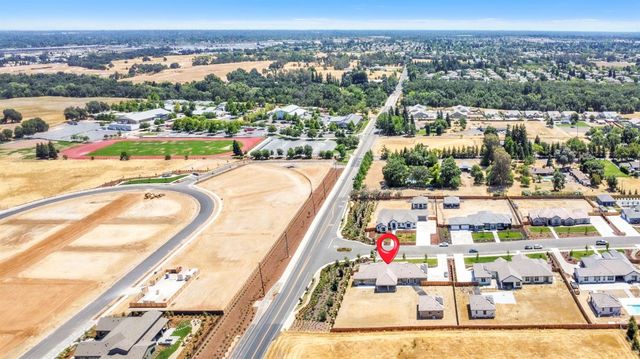 3100 Saffron Ln, Roseville, CA 95747