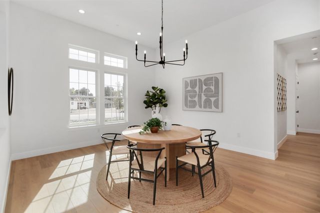 3100 Saffron Ln, Roseville, CA 95747