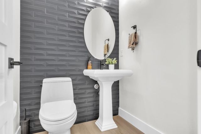 3100 Saffron Ln, Roseville, CA 95747