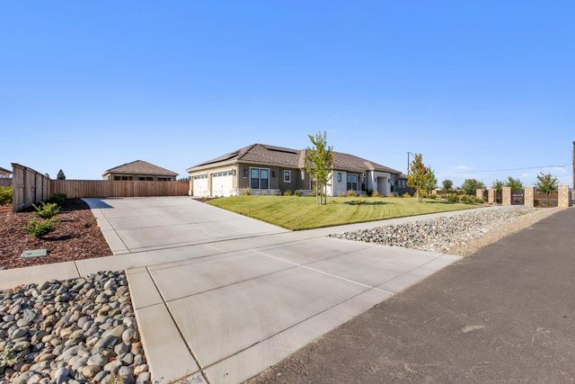 3100 Saffron Ln, Roseville, CA 95747