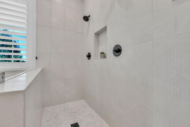 3100 Saffron Ln, Roseville, CA 95747