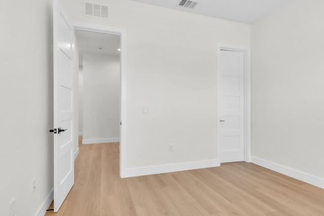 3100 Saffron Ln, Roseville, CA 95747