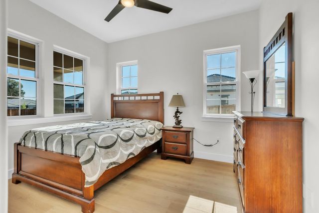 3100 Saffron Ln, Roseville, CA 95747