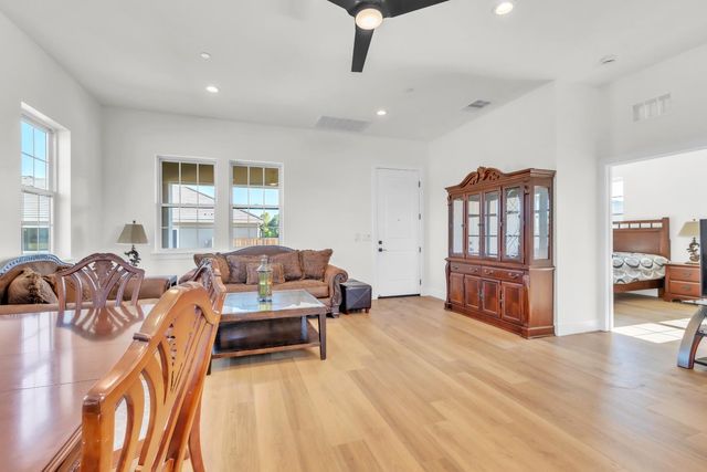 3100 Saffron Ln, Roseville, CA 95747