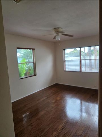 2444 37TH STREET N, St Petersburg, FL 33713