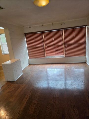 2444 37TH STREET N, St Petersburg, FL 33713