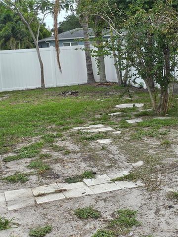 2444 37TH STREET N, St Petersburg, FL 33713
