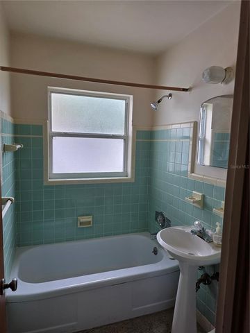 2444 37TH STREET N, St Petersburg, FL 33713