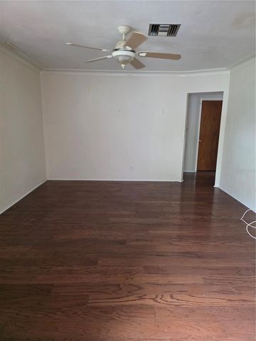 2444 37TH STREET N, St Petersburg, FL 33713