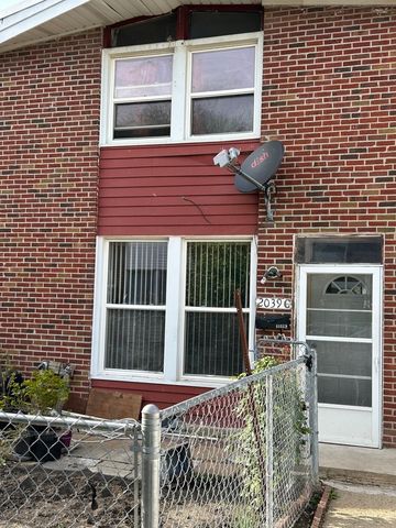 2039 Pine Street C, Des Plaines, IL 60018